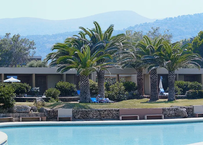 Kernos Beach Hotel & Bungalows