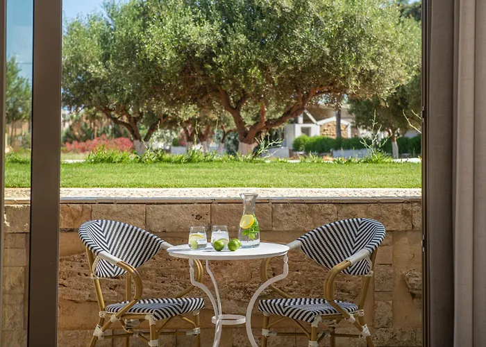 Parthenis Hotel&Suites